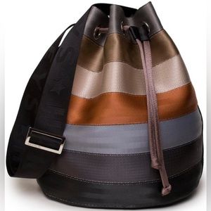Harvey’s Seatbelt Berkeley bucket bag